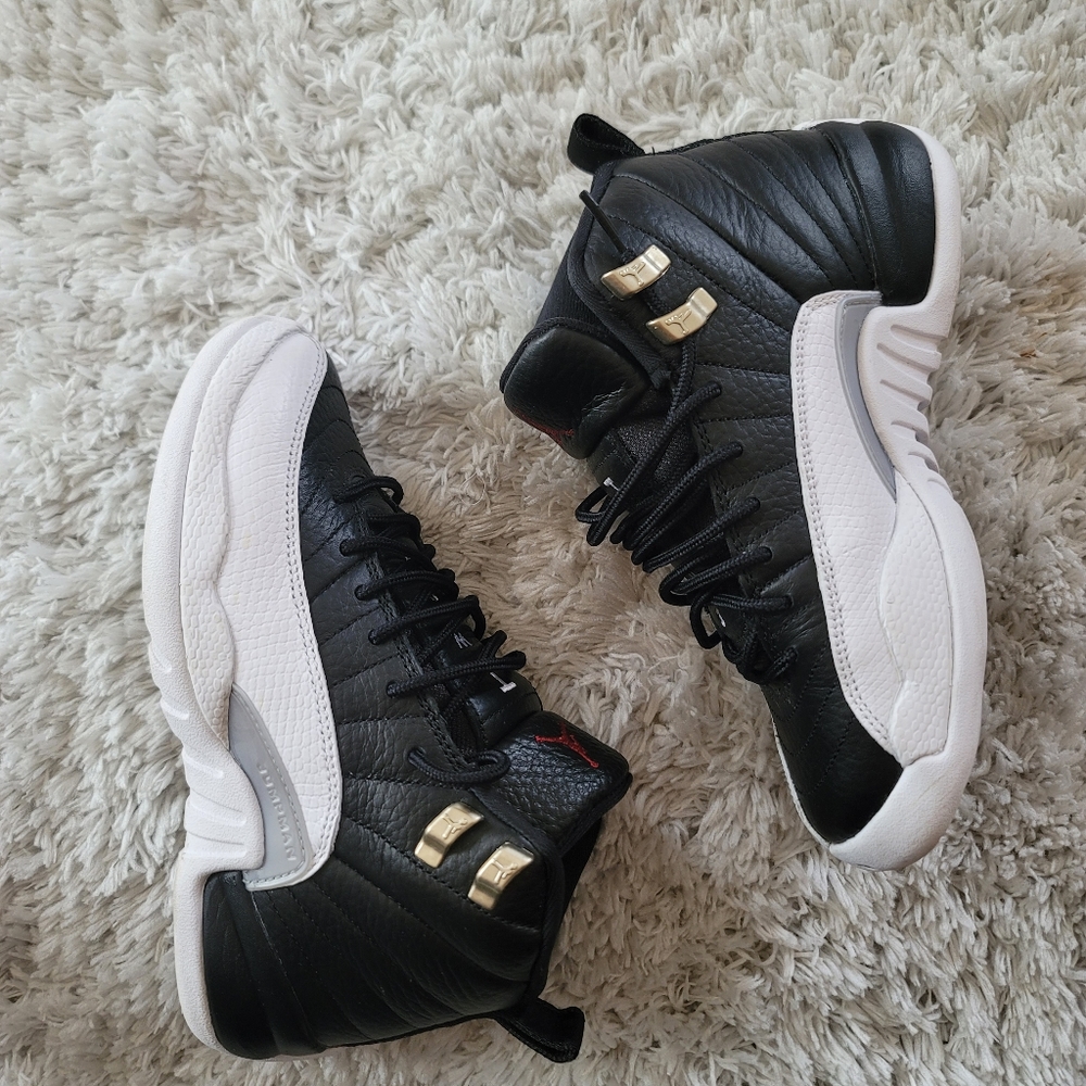 BLACK & WHITE JORDAN'S SZ 3.5Y